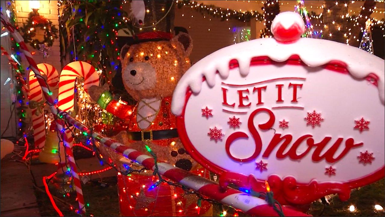 Pinellas County Christmas Light Showdown